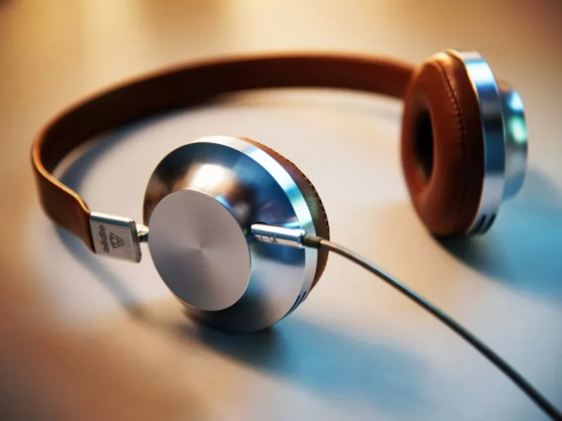 Exploring the dynamic tension of interactive game soundtracks
